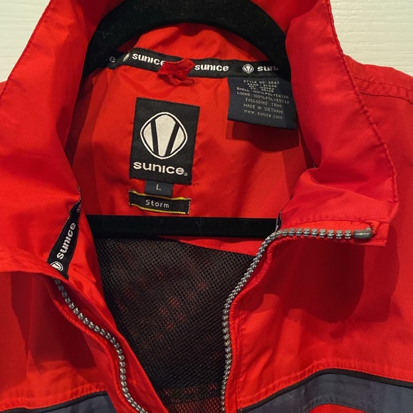 Sunice Men’s Windbreaker. - Picture 2 of 7